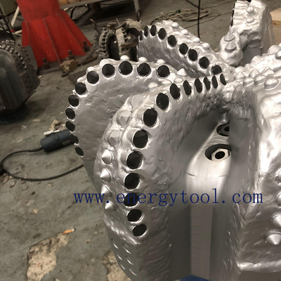 Rock Splitting  17-1/2 Inch 7 Blades  PDC  Diamond  Drilling Bit Of  Steel Body