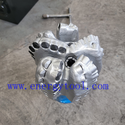 Diamond Drilling Tool 5-7/8 Inch 5 Blades API Spec  PDC Drill Bit