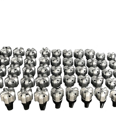 5 1/2′′ 5 Blade PDC Bit Matrix Body 2 3/8′′ API Reg Pin Drilling Rig Bit