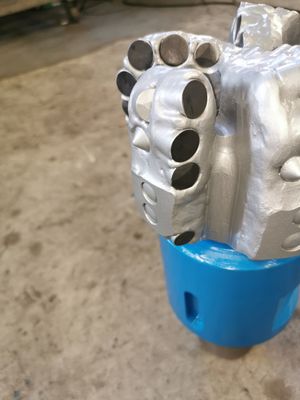 5-7/8 Inch Outer Diameter 5 Blade PDC Matrix Body Drill Bit API Reg Rock Drilling Tool