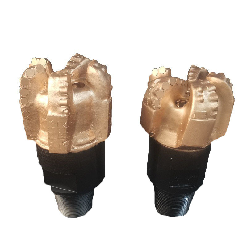 5 Blade PDC Steel Body 4 1/2′′ API Reg Pin Rock Drilling Tool