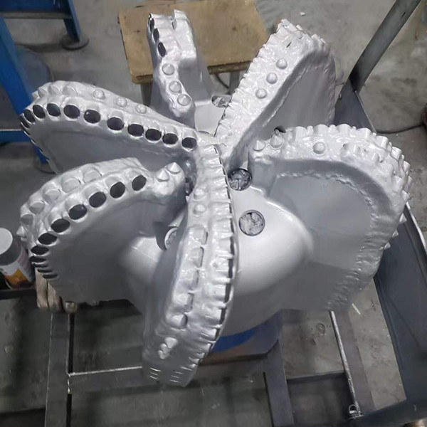 PDC Drill Bit 17-1/2 Inch 6 Blades  Diamond PDC Rock Bit Of API Spec
