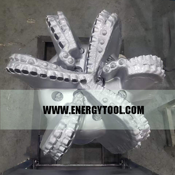 PDC Rock Drill Bit 17-1/2inch 6 Blade PDC Insert Bit With 7-5/8inch API Connection Box