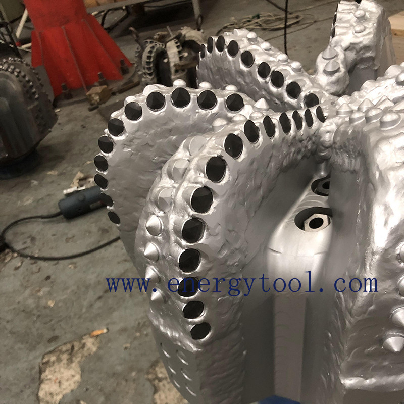 Rock Splitting  17-1/2 Inch 7 Blades  PDC  Diamond  Drilling Bit Of  Steel Body