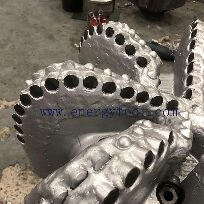 Rock Splitting  17-1/2 Inch 7 Blades  PDC  Diamond  Drilling Bit Of  Steel Body