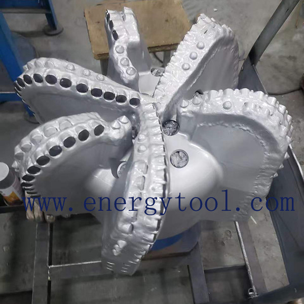 Diamond Bit For Oil  17-1/2 Inch  7 Blades  Diamond  PDC Drill Bit Of API Spec