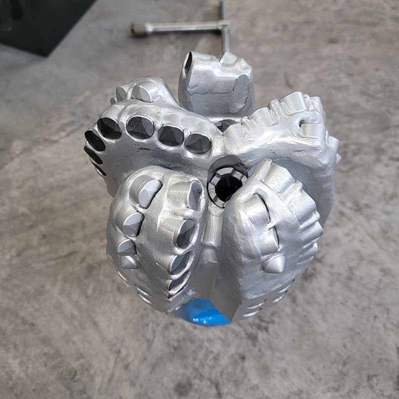 API PDC Drill Bit 6 Inch 5 blades PDC Drilling  Bit of Oilfield Diamond  Tool