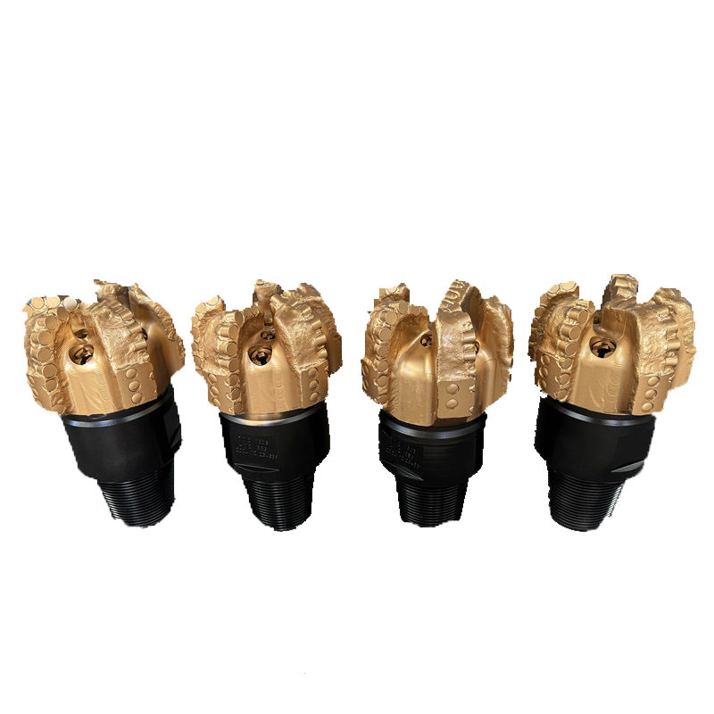 5 Blades PDC Bits Matrix Body 4-1/2′′ API Reg Pin Thread Rock Drill Bits