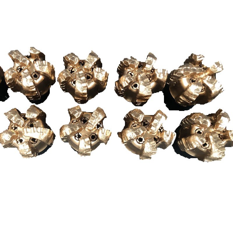 5 7/8′′ 5 Blade PDC Bit Matrix Body 3 1/2′′ API Reg Pin Nozzel Replaceable Tool