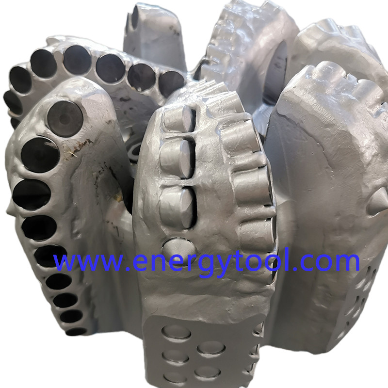 9-1/2 Inch 7 Blades Diamond Drilling Bit for Oilfield Rock Cutting Tool