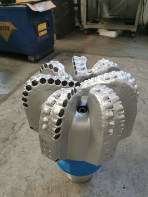 13 1/8'' Steel Body 7 Blade PDC Drill Bits For Oil Gas Water Rock Drilling